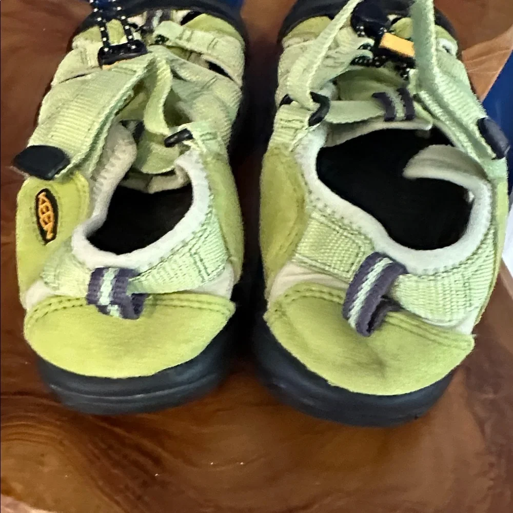 Youth Keen Newport New H2 Green Waterproof Hiking Sandals Size 3 EU 35